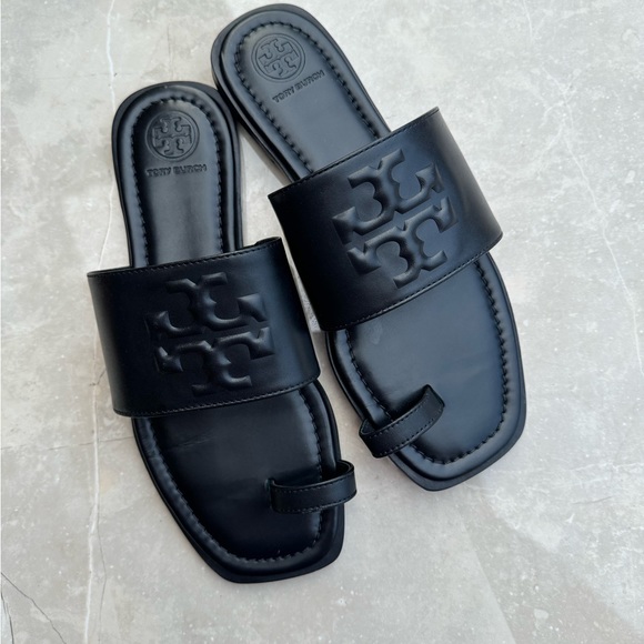 Tory Burch Toe Ring Flat Sandal. EUC Size 7M - Picture 6 of 6